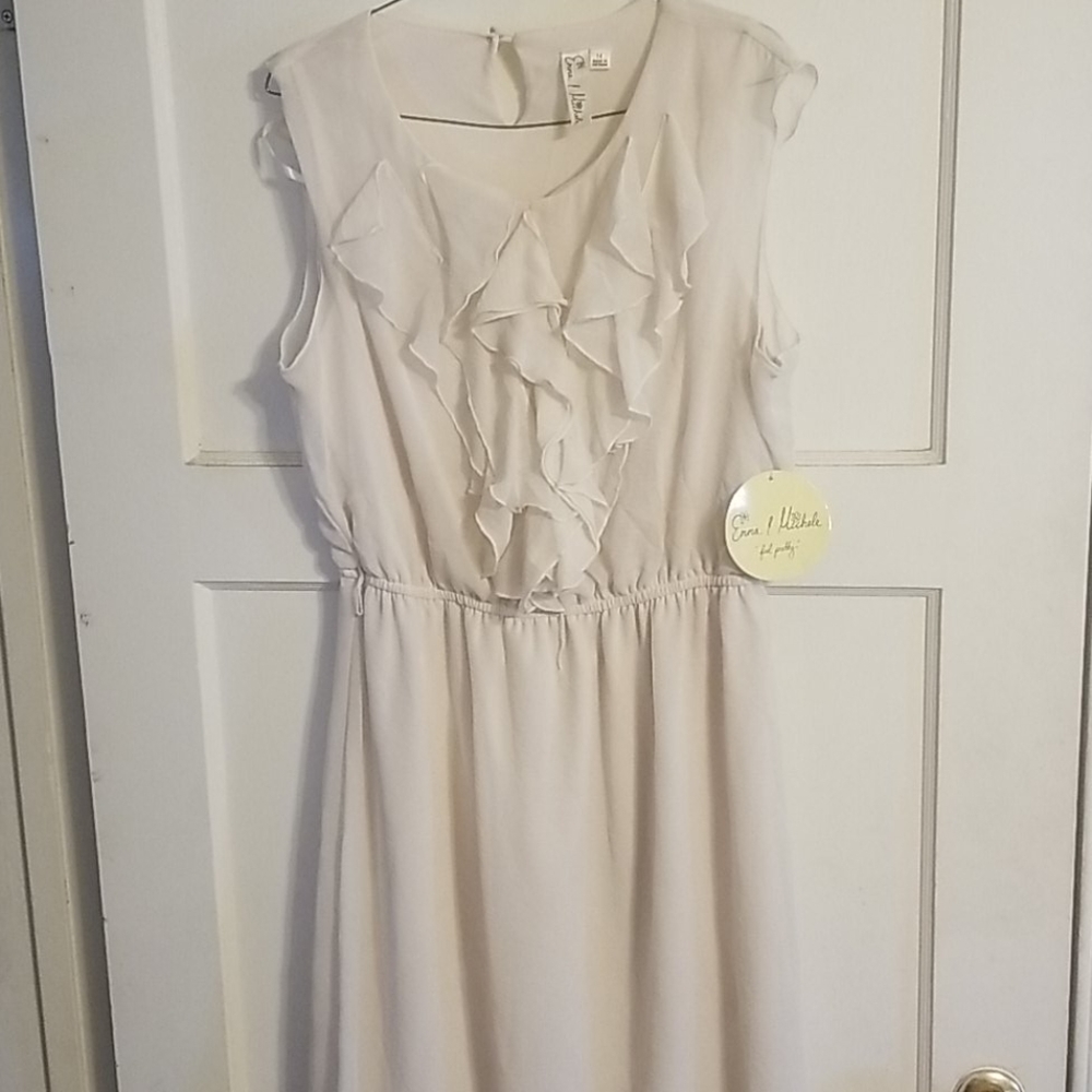NWT Size 14 Beautiful off white dress.